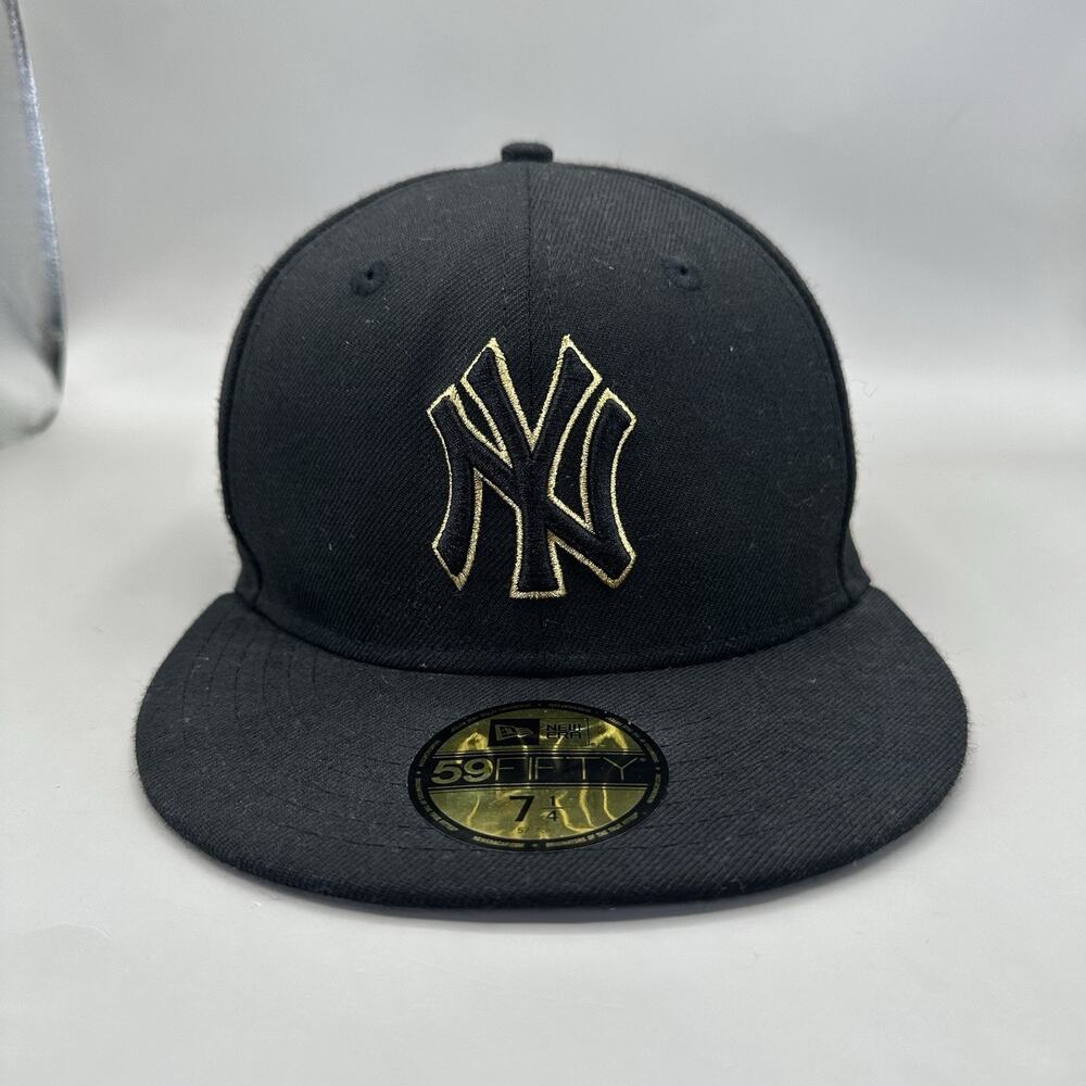 New Era New York Yankee Black Metallic Gold Logo Fitted 59FIFTY Size 7 1/4